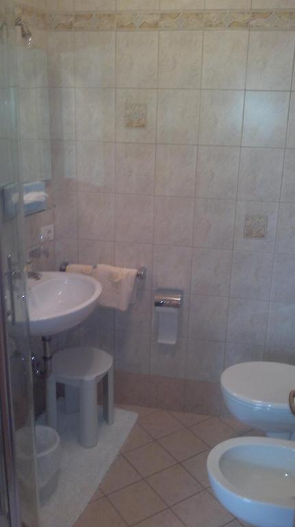 Hotel B&B Gasthof Zur Linde Rio di Pusteria Quarto foto